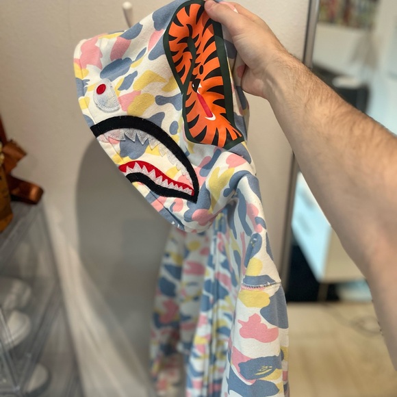 BAPE HOODIE - Picture 1 of 4